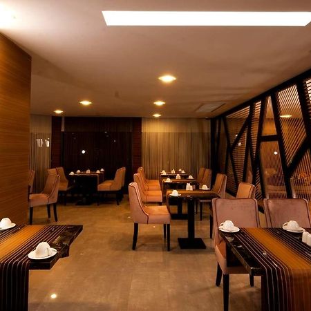 Majura Hotel Business Ізмір Екстер'єр фото