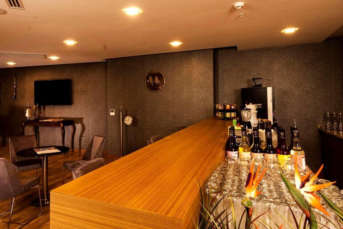 Majura Hotel Business Ізмір Екстер'єр фото