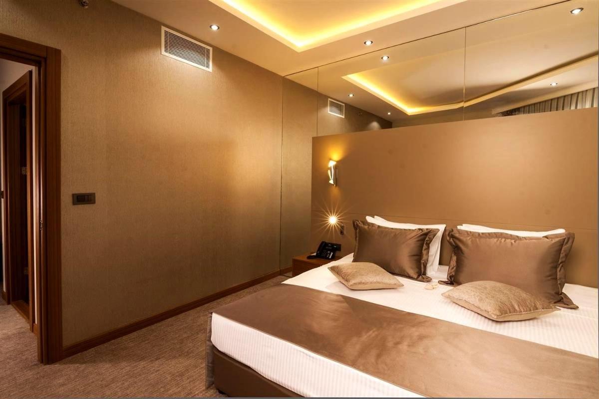 Majura Hotel Business Ізмір Екстер'єр фото